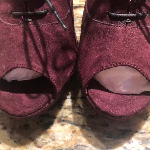 👡🔥Gastone Lucioli Maroon Suede Women’s Heels - Picture 5 of 6
